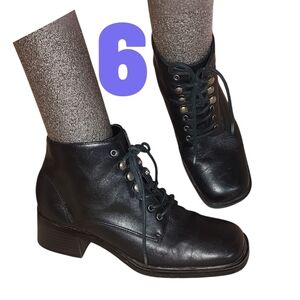 6 Amanda Smith Leather LaceUp Hook Ankle Booties Boots EC Vintage